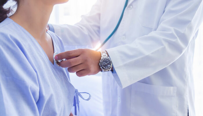 Signs of eosinophilic esophagitis in adults and kids