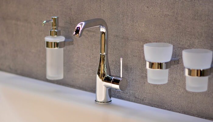 Risks of drinking tap water and benefits of a water purifier