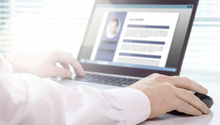 4 popular resume builder software